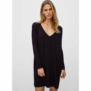WILFRED Free Aritzia Gail Black V-neck Long Sleeve Tunic Dress